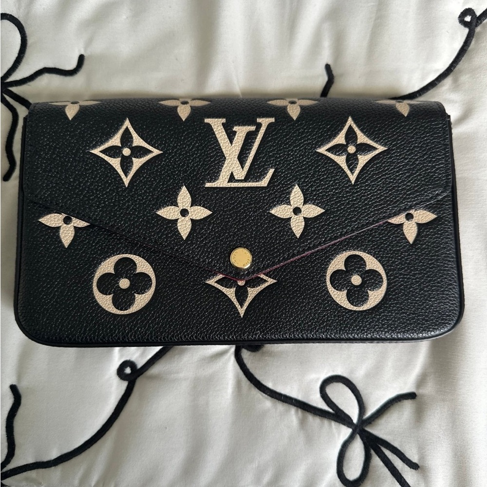 Louis Vuitton Felicie Pochette Black and Cream Monogram Clutch Authentic
